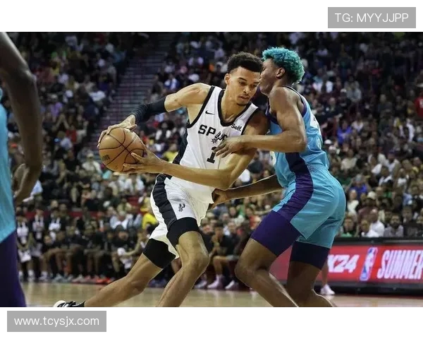 文班亚马分享应对冲撞技巧提倡顺势倒地节省体力